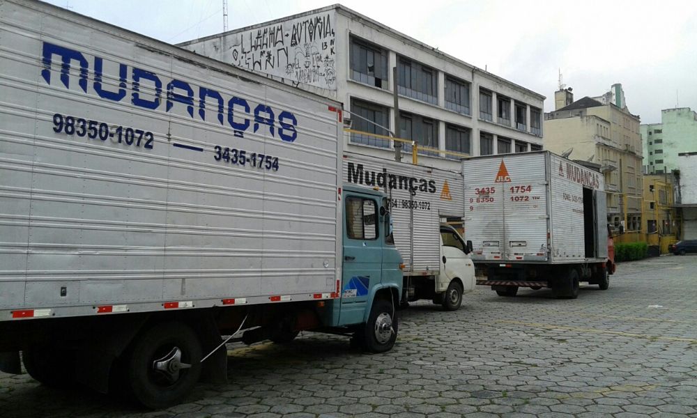 Frota de Caminhões Baú para Mudança - JLC Mudanças e Transportes