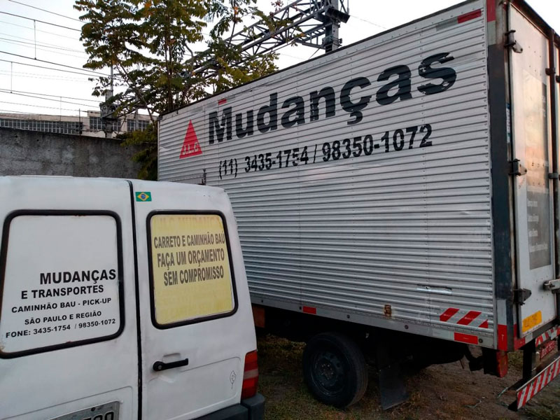 Caminhão JLC Mudanças e Transportes